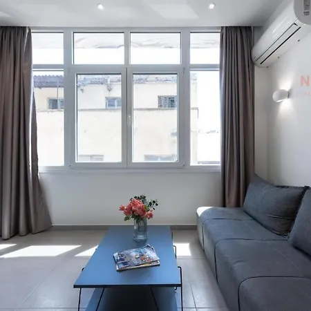 Yellow Door, Nilie Hospitality Mgmt Apartment *